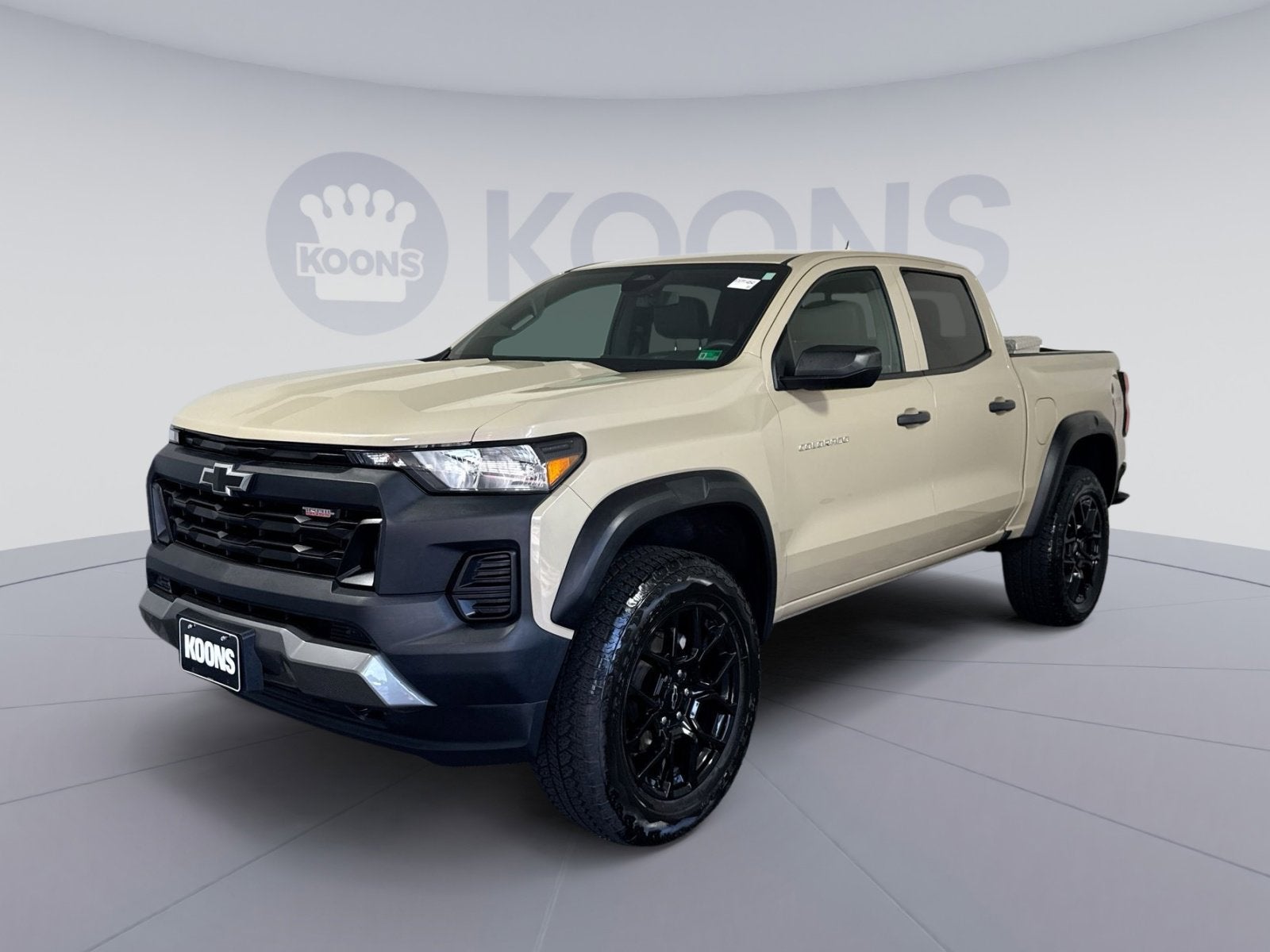 2023 Chevrolet Colorado Trail Boss in Sand Dune Metallic — front three-quarter view